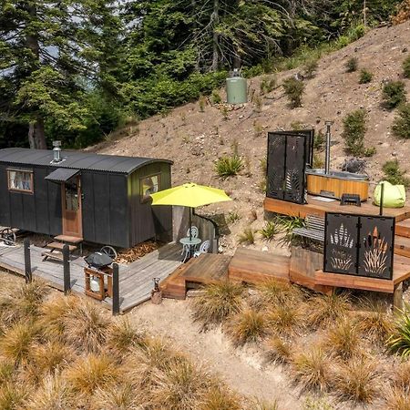 The Shepherds Hut - Boutique Retreat. Ханмер Спрингс Екстериор снимка
