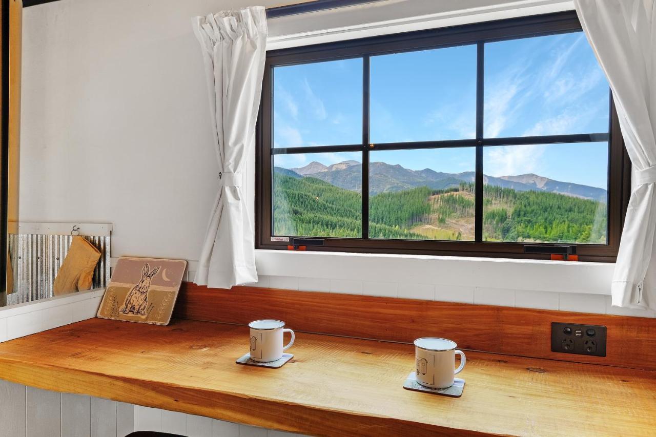 The Shepherds Hut - Boutique Retreat. Ханмер Спрингс Екстериор снимка