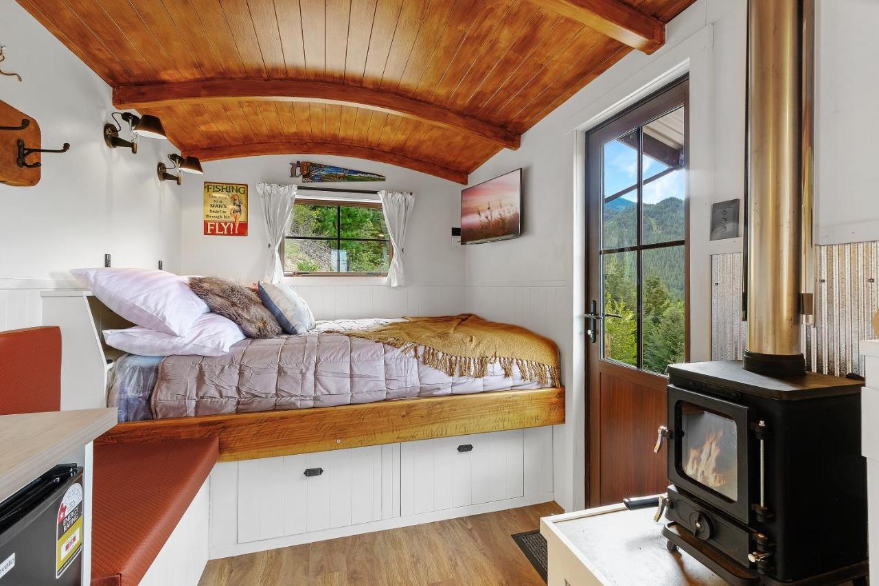 The Shepherds Hut - Boutique Retreat. Ханмер Спрингс Екстериор снимка